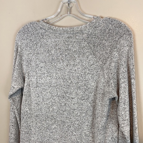 Disney Mickey Mouse And Minnie Mouse Gray Long Sleeve Top Size XS - Picture 7 of 11